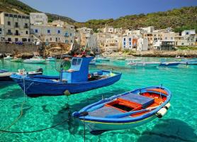 غذای تازه دریای در Levanzo، ایتالیا