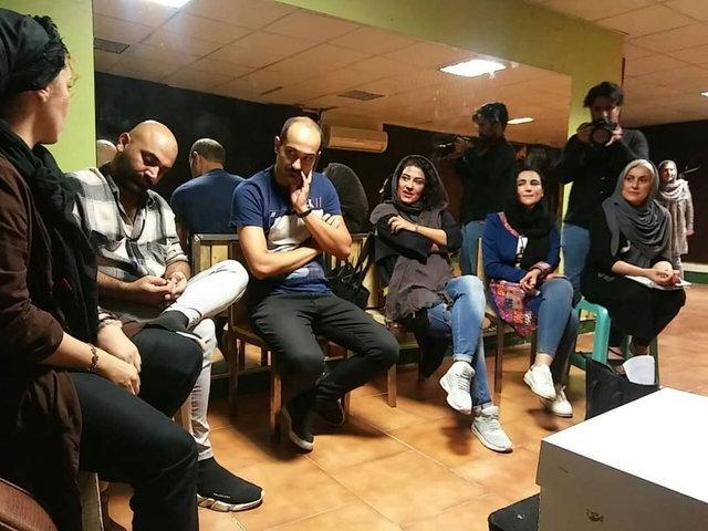 نشانه ها در تئاتر می آید نشانه ها در تئاتر می آید