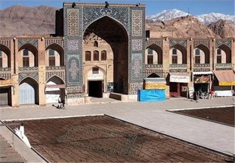 شروع مرمت تزئینات ایوان جنوبی کاروانسرای گنجعلیخان کرمان