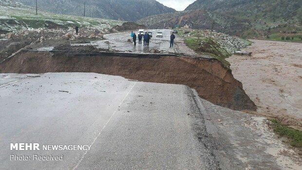 راه ارتباطی 20 روستای معمولان قطع شد راه ارتباطی 20 روستای معمولان قطع شد