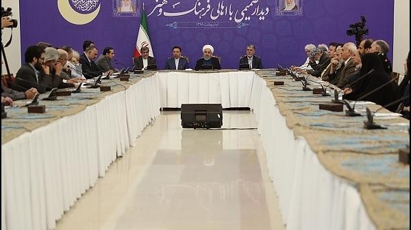 هنرمندان صنایع دستی از دیدار با رئیس جمهوری می گویند هنرمندان صنایع دستی از دیدار با رئیس جمهوری می گویند