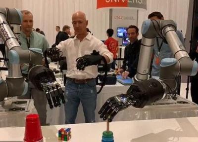 کنترل بازوی رباتیک با دستکش های مخصوص