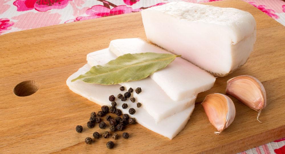 یک تکه چربی با بدن چه می نماید؟