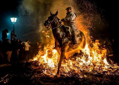 عبور اسب سواران از روی آتش در جشنواره لاس لومیناریاس اسپانیا!!!