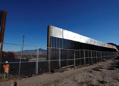لغو چندین پروژه نظامی آمریکا برای تامین هزینه ساخت دیوار مرزی با مکزیک