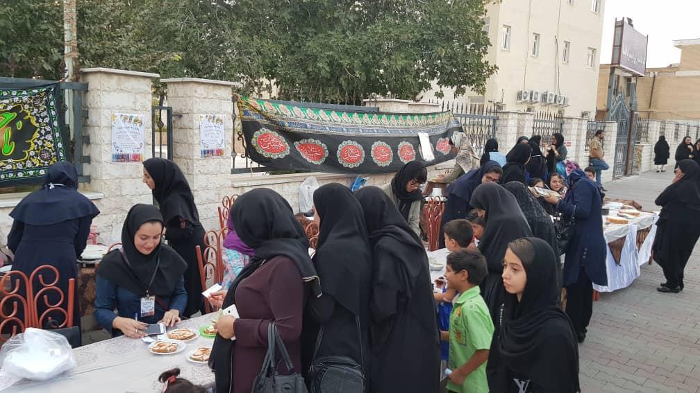 برپایی بازارچه خیریه برای کمک به دانش آموزان نیازمند برپایی بازارچه خیریه برای یاری به دانش آموزان نیازمند