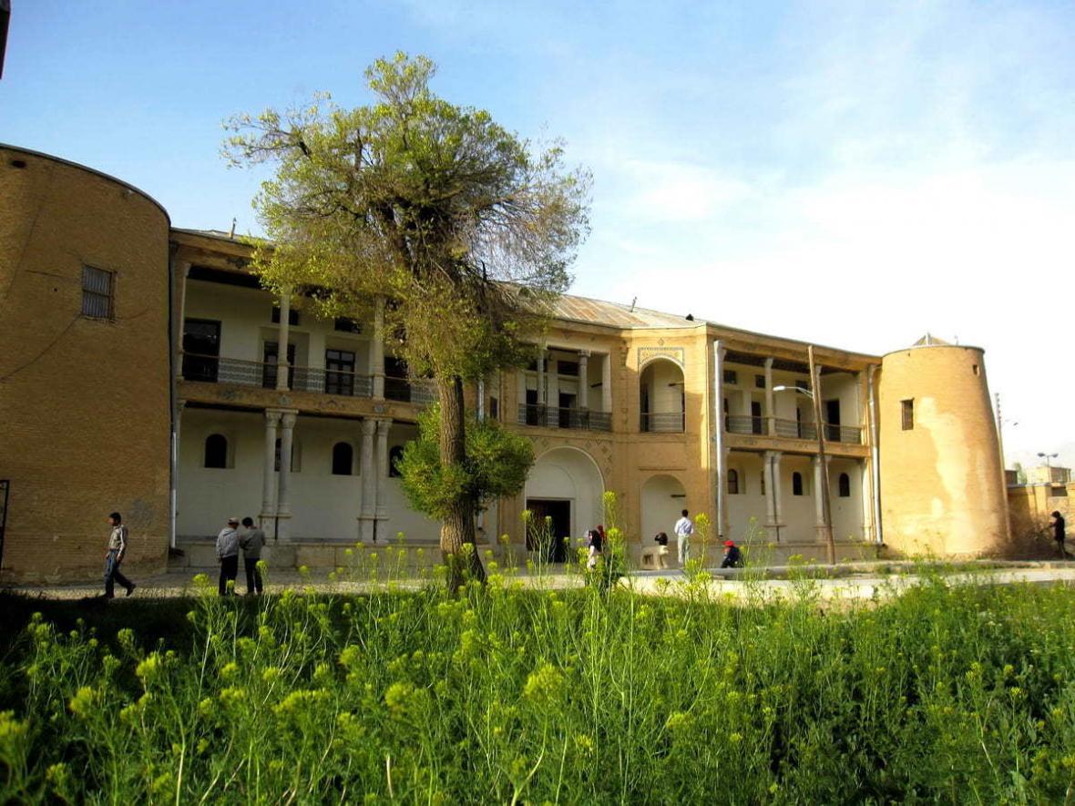 آشنایی با قلعه دزک ، قلعه تاریخی شهرکرد Dezak Castle آشنایی با قلعه دزک ، قلعه تاریخی شهرکرد Dezak Castle