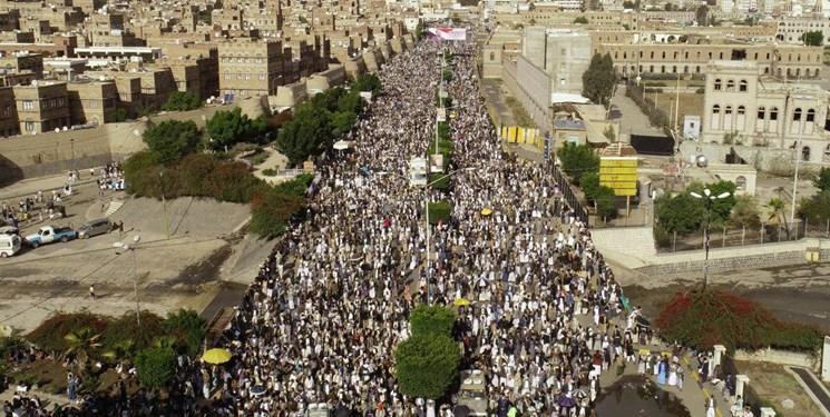 صدها هزار یمنی عید ولایت را با راهپیمایی بزرگ جشن گرفتند صدها هزار یمنی عید ولایت را با راهپیمایی بزرگ جشن گرفتند