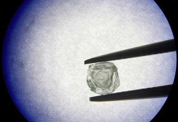 کشف تنها نمونه از 2 الماس در دل یکدیگر