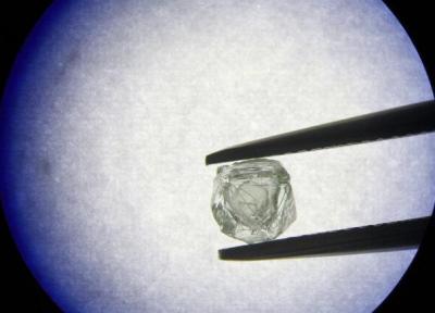 کشف تنها نمونه از 2 الماس در دل یکدیگر