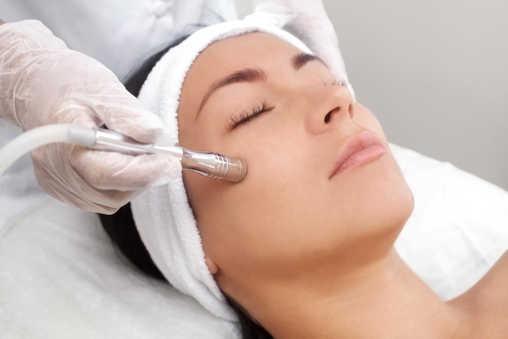 درمال اینفیوژن چیست و چه فوایدی برای پوست دارد؟ درمال اینفیوژن چیست و چه فوایدی برای پوست دارد؟
