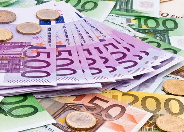 تداوم افزایش نرخ دلار، کاهش قیمت یورو و پوند