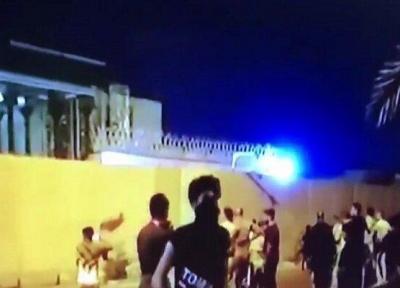 باید به تظاهرکنندگان گل هدیه داد