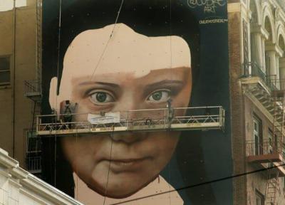 نوجوان مشهور فعال محیط زیست بار دیگر سوژه نقاشی خیابانی شد