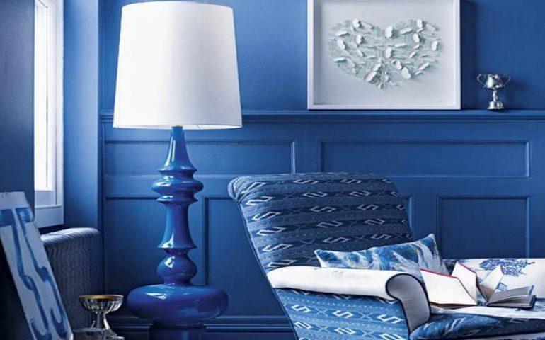 دکوراسیون اتاق خواب با ترکیب رنگ سفید و آبی