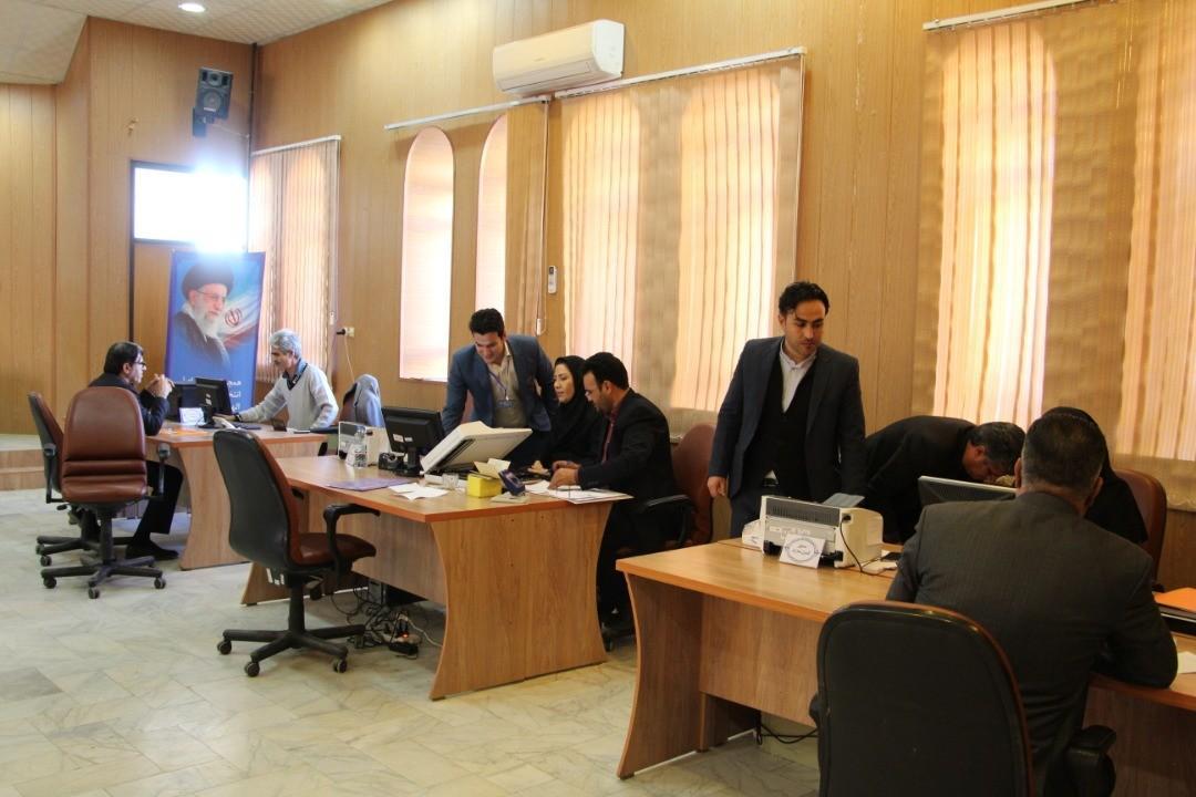 ثبت نام 43 نفر از سیرجان و بردسیر برای خانه ملت ثبت نام 43 نفر از سیرجان و بردسیر برای خانه ملت