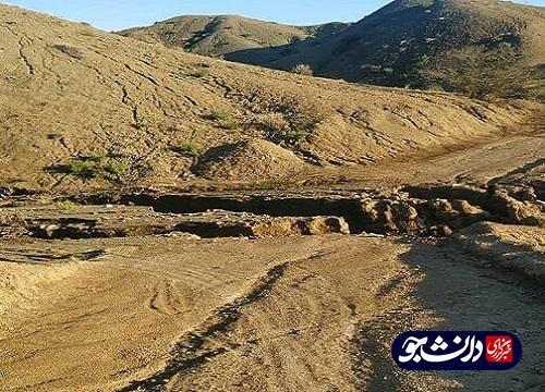 یکی از جاده های روستای فراهک در جریان سیلاب هرمزگان از بین رفته است ، مسئولان رسیدگی کنند