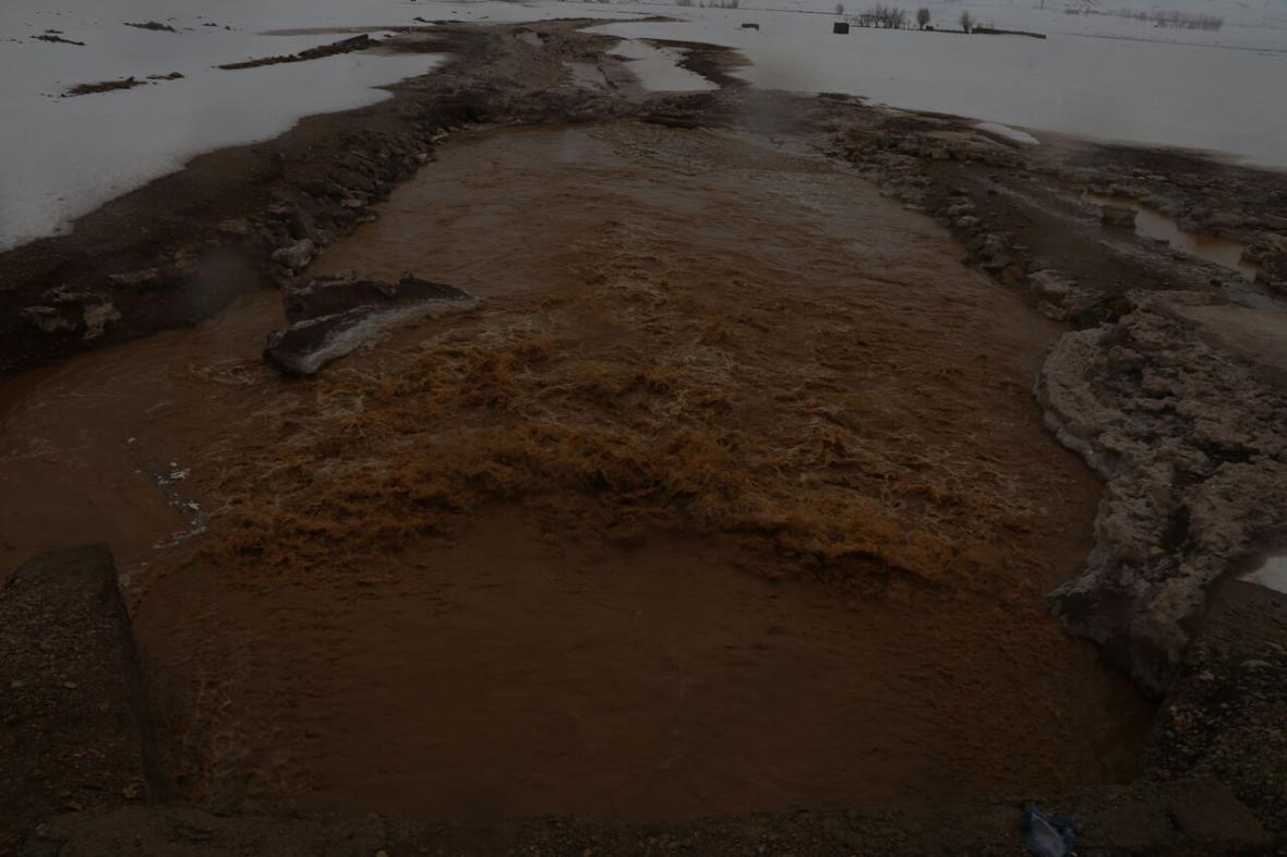خبرنگاران سیلاب زمین های کشاورزی کوهرنگ را تخریب کرد