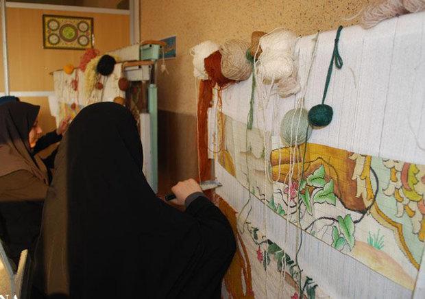 مددجویان آذربایجان شرقی در 10 ماهه سال جاری 27هزار متر فرش بافته اند