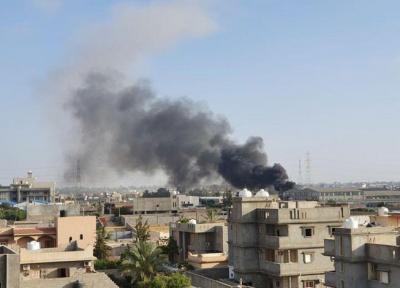 خبرنگاران حمله موشکی به فرودگاه طرابلس لیبی