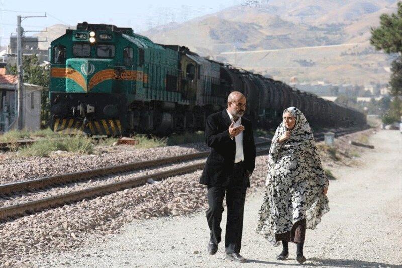 قطار سینمای آنلاین روی ریل ، کیمیایی با خون شد می آید قطار سینمای آنلاین روی ریل ، کیمیایی با خون شد می آید