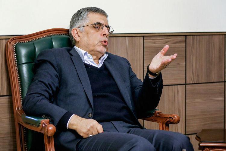 واکنش متفاوت کرباسچی به استعفای عارف واکنش متفاوت کرباسچی به استعفای عارف