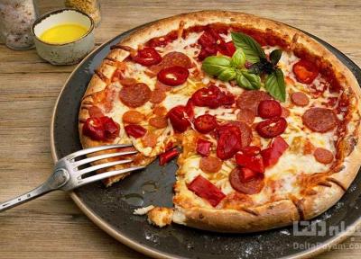 پیتزا سوسیس و قارچ؛ فست فود نوستالژیک