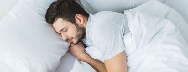 بهترین حالت برای خوابیدن کدام است؛ چپ یا راست؟
