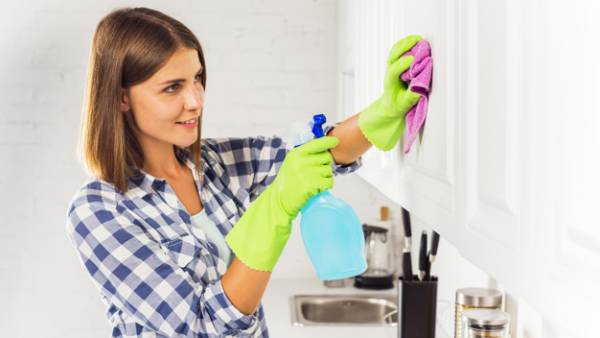 اشتباهات تمیزکاری که لوازم خونه رو خراب میکنه!