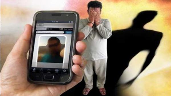 2 دختر جوان طعمه خواستگاران اینترنتی