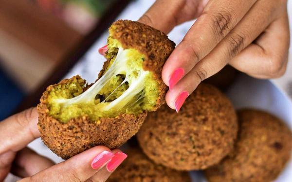 طرز تهیه فلافل پنیری طرز تهیه فلافل پنیری
