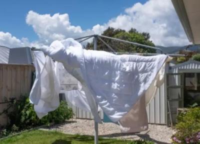 آیا بیرون گذاشتن پتو در هوای سرد، واقعاً به خواب بهتر یاری می نماید؟