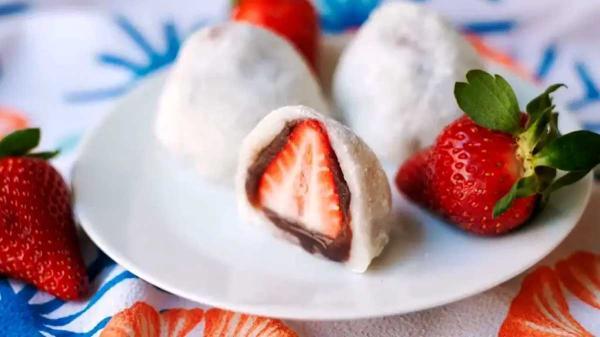 طرز تهیه موچی توت فرنگی مرحله به مرحله با دستور اصلی